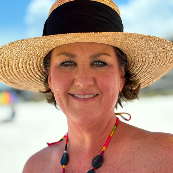 Meet your Posher, Kim! - Picture 1 of 1